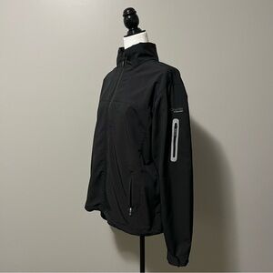 Columbia Titanium Black Softshell Jacket with Zippered Sleeve Pocket